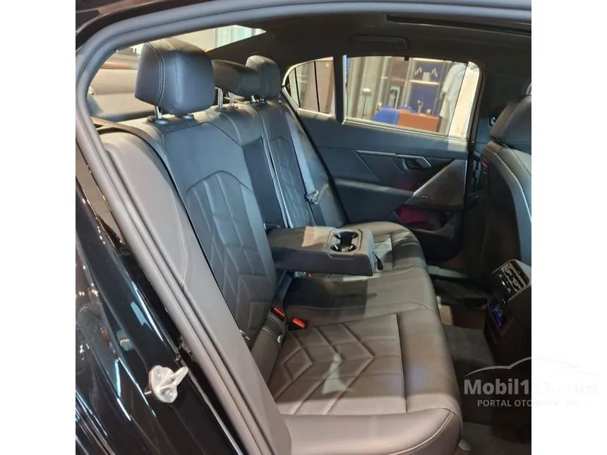 2025 BMW 520i M Sport Sedan