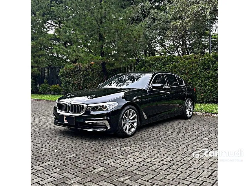 2018 BMW 520i Luxury Sedan