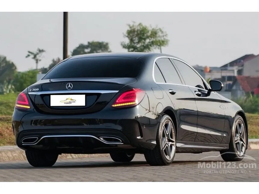 2019 Mercedes-Benz C300 AMG Line Sedan