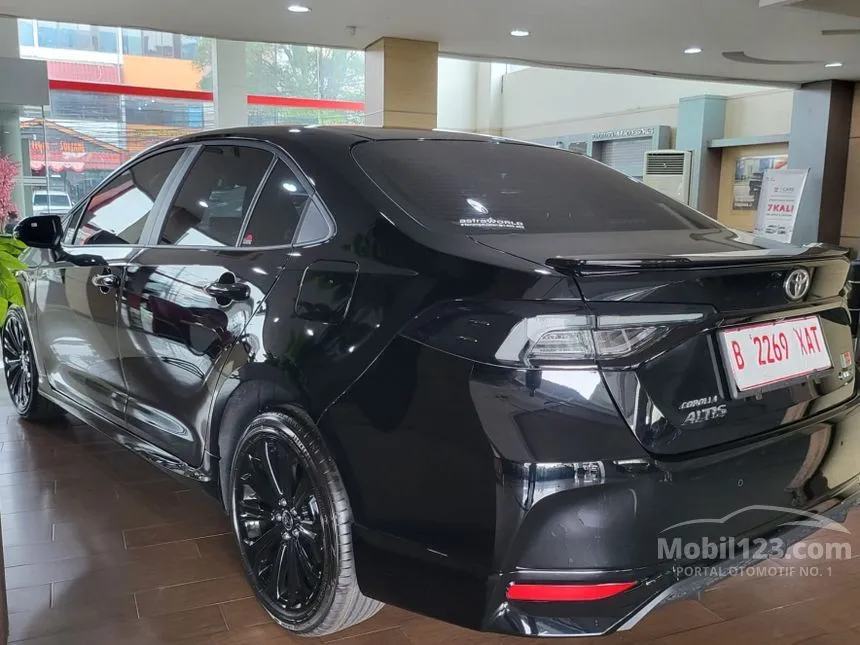 2025 Toyota Corolla Altis Hybrid Sedan