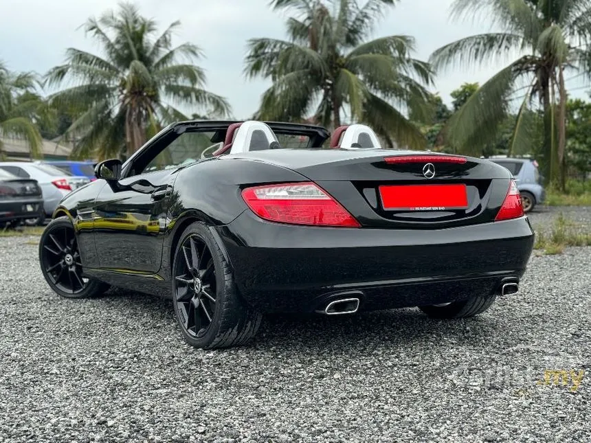 2011 Mercedes-Benz SLK200 AMG Sport Convertible