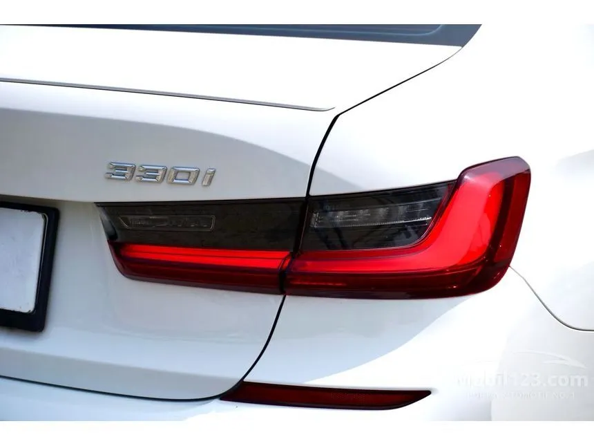 2022 BMW 330i M Sport Sedan
