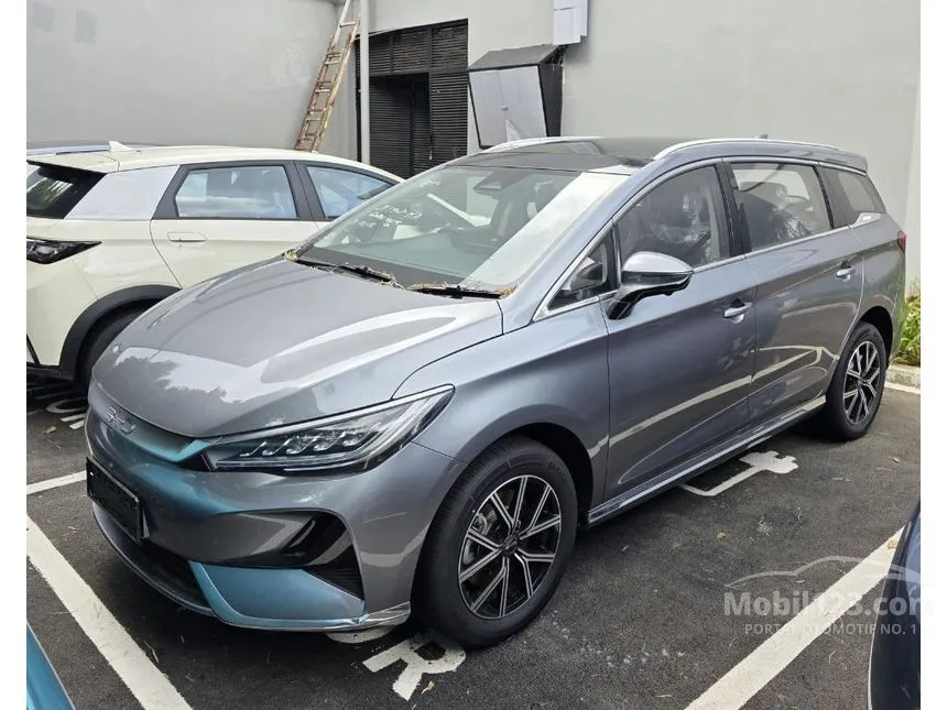 2025 BYD M6 Standard 7 Seater MPV