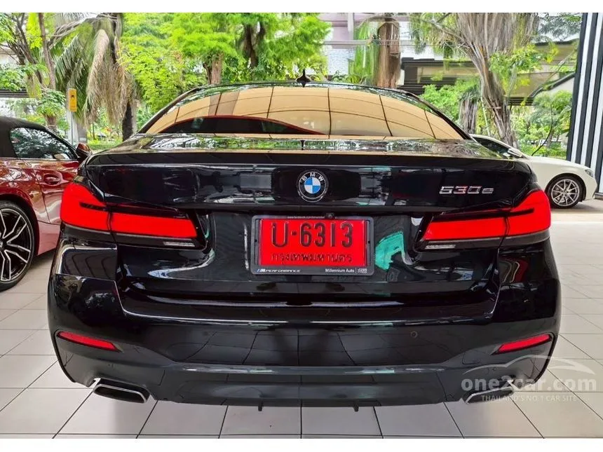 2022 BMW 530e M Sport Sedan