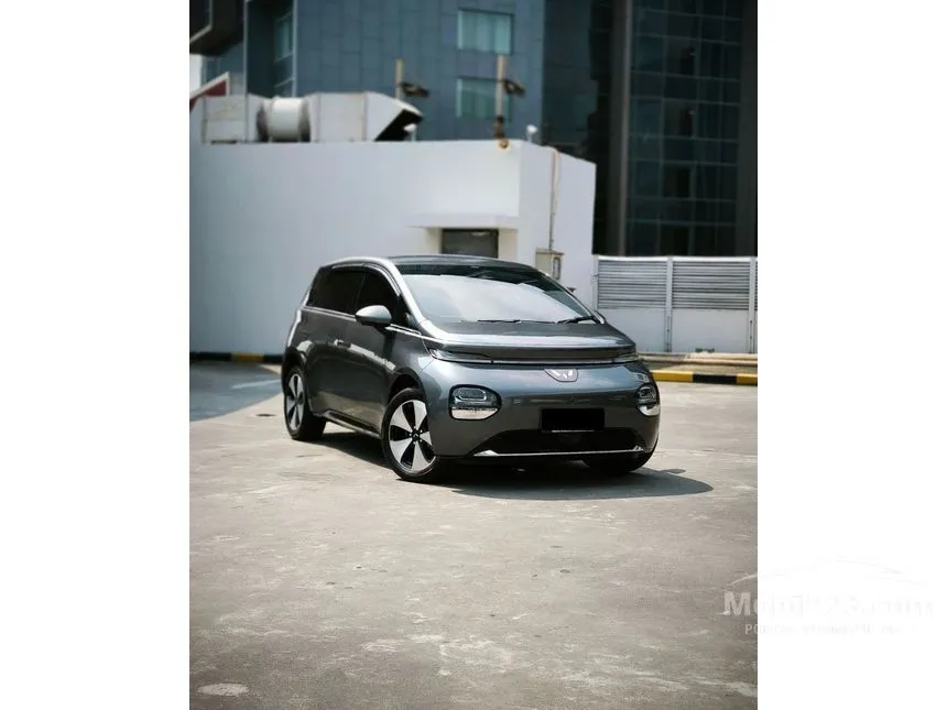 2025 Wuling Cloud EV Pro Hatchback