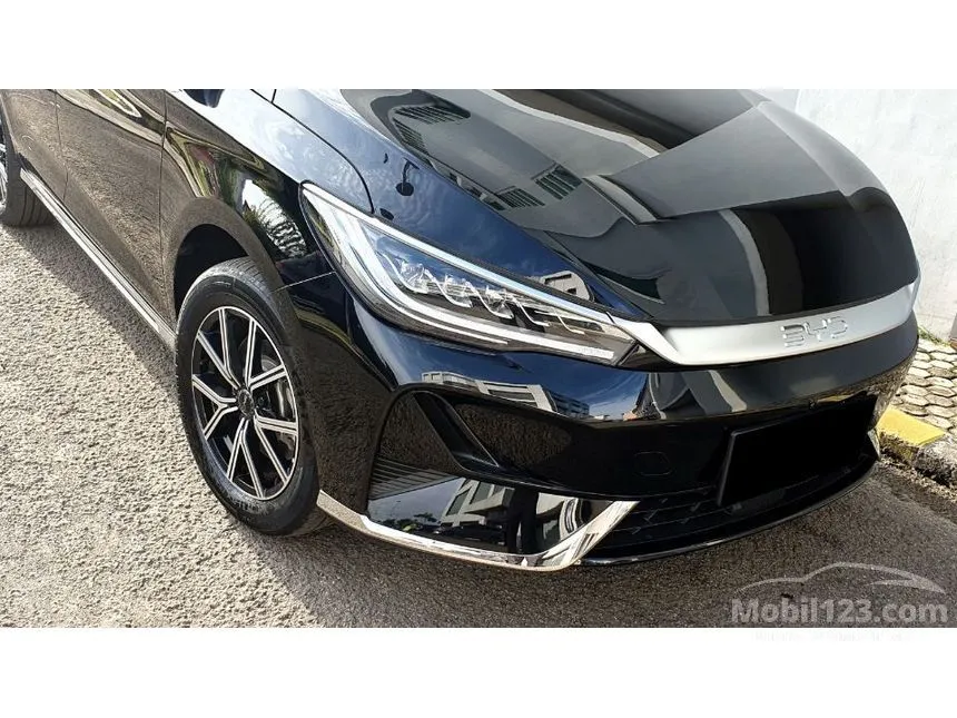 2024 BYD M6 Standard 7 Seater MPV
