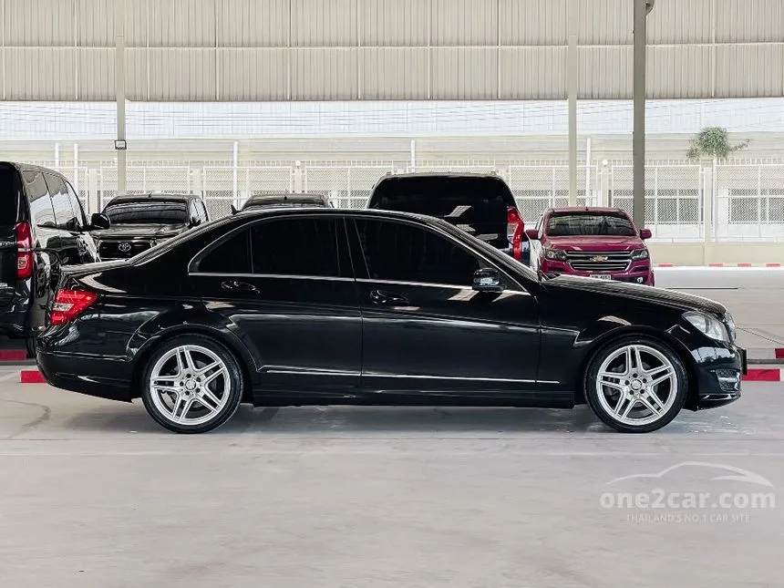 2013 Mercedes-Benz C250 Avantgarde CGI BlueEFFICIENCY Sedan