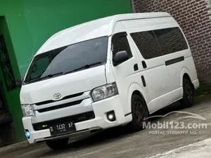 2016 Toyota Hiace 2.5 Commuter Van
