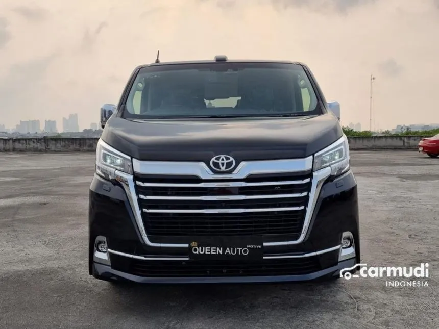 2022 Toyota GranAce Premium Wagon