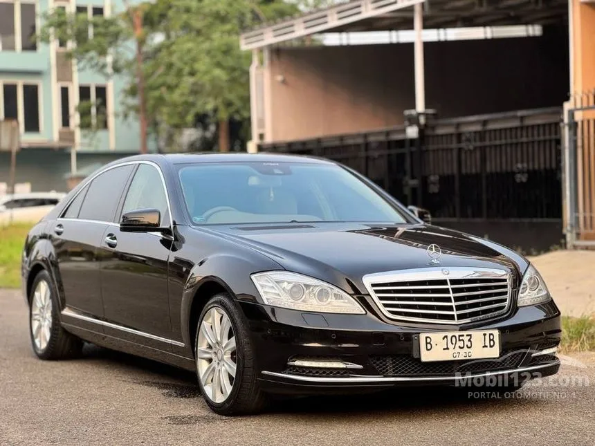 2010 Mercedes-Benz S300L Solitaire Sedan