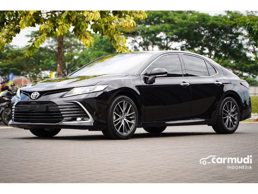 2022 Toyota Camry V Sedan