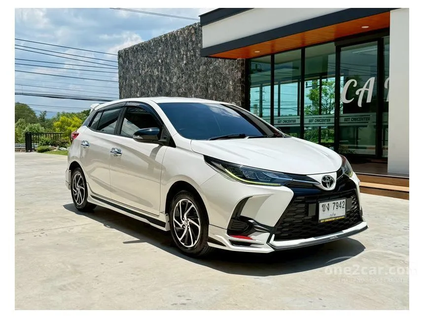 2021 Toyota YARIS Sport Hatchback