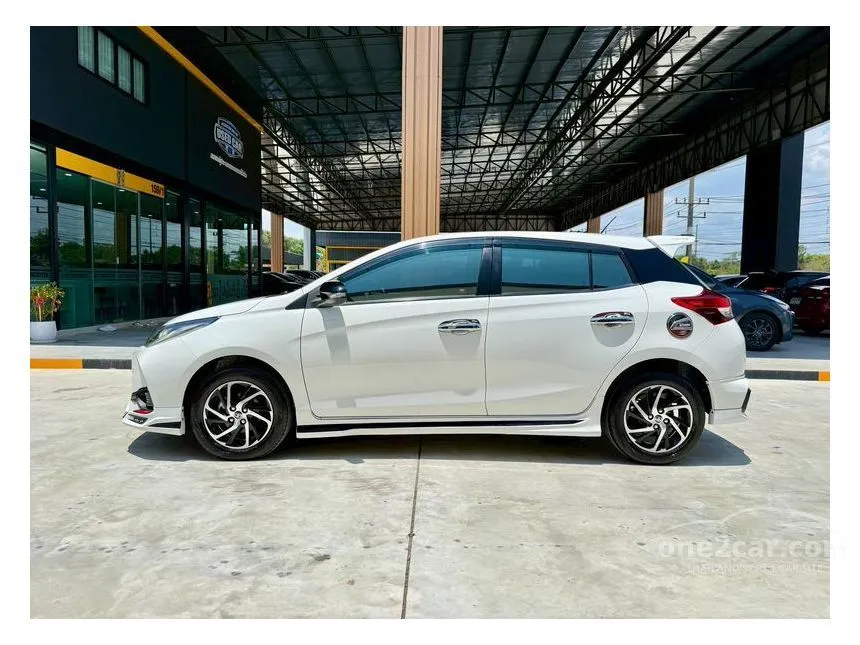 2021 Toyota YARIS Sport Hatchback