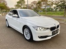 2013 BMW 320i 2.0 Luxury Sedan