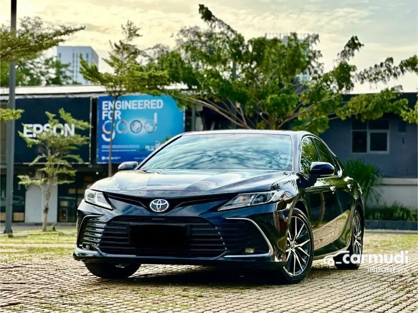 2021 Toyota Camry V Sedan