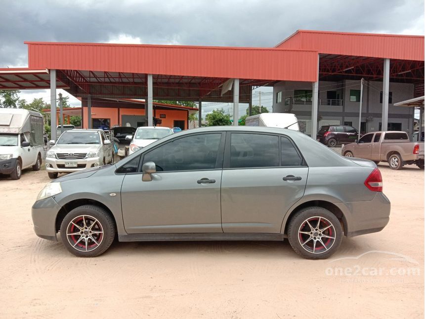 Nissan tiida latio 2010