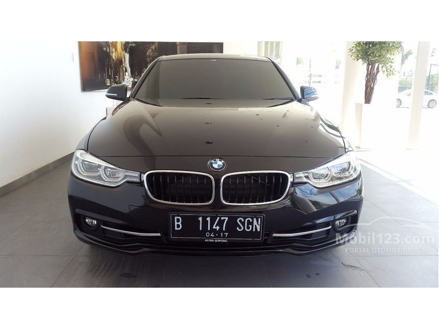 Jual Mobil  BMW  320i  2021 Sport 2 0 di DKI Jakarta 