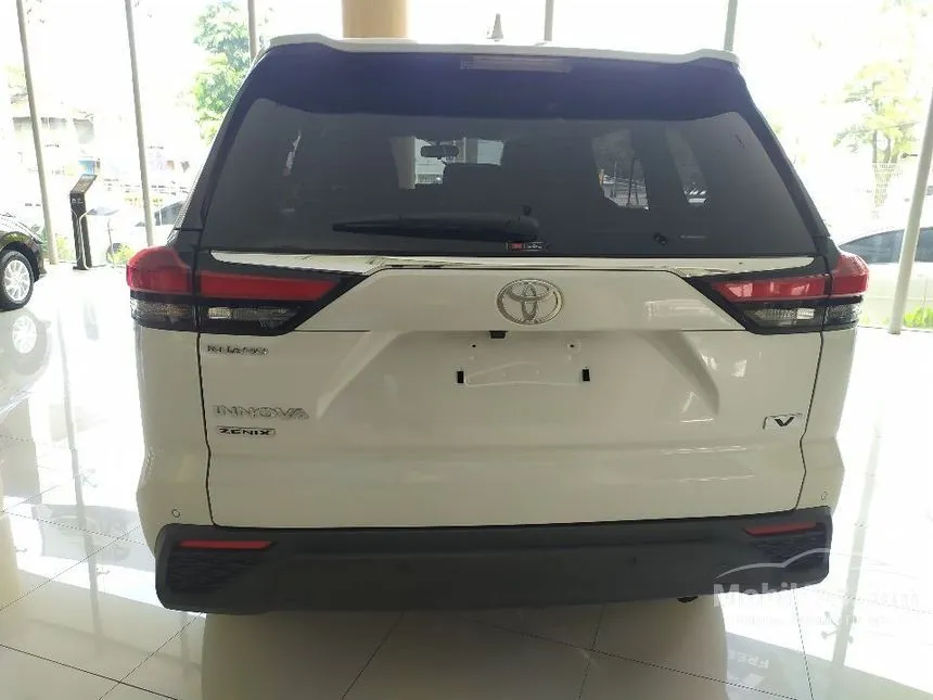 2023 Toyota Kijang Innova Zenix V HV Wagon