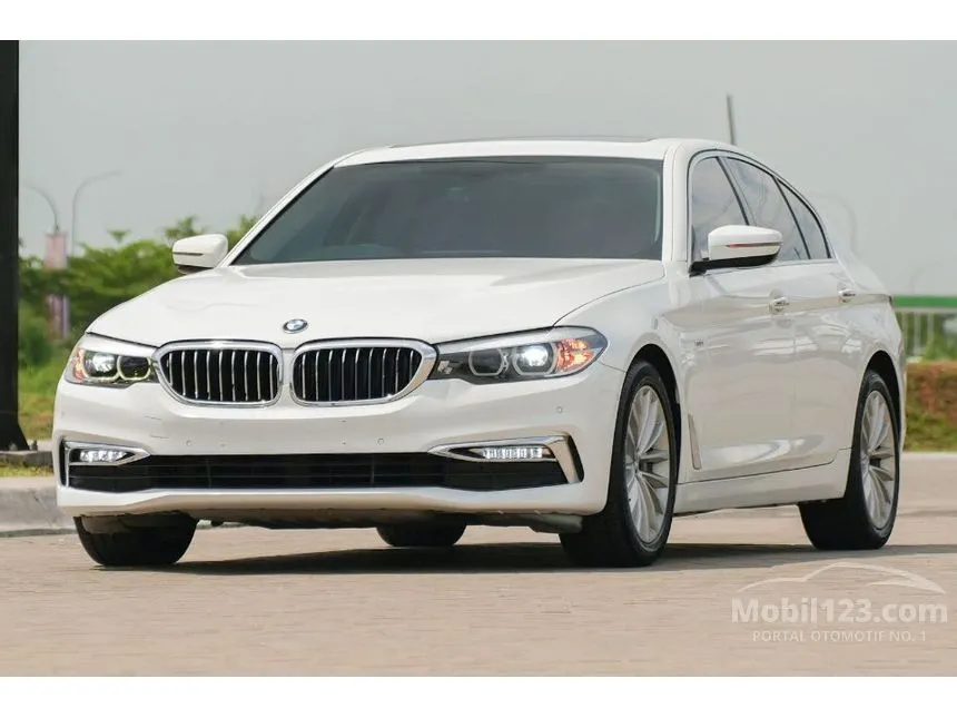 2017 BMW 530i Luxury Sedan