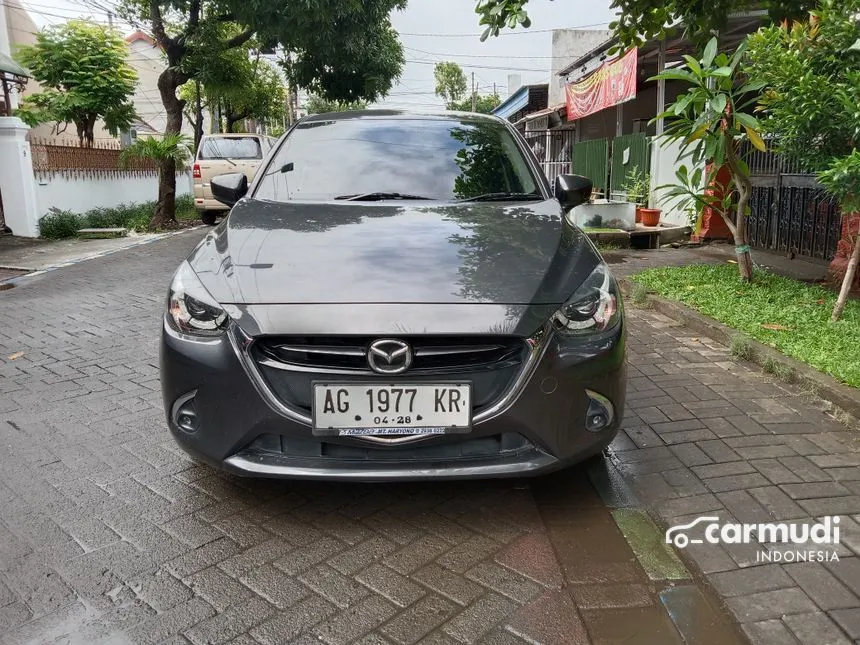Jual Mobil Mazda 2 2017 R 1.5 di Jawa Timur Automatic Hatchback Abu