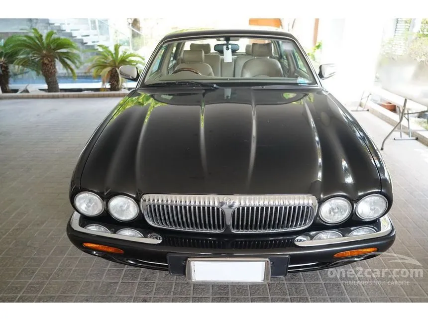 1998 Jaguar DAIMLER Sedan