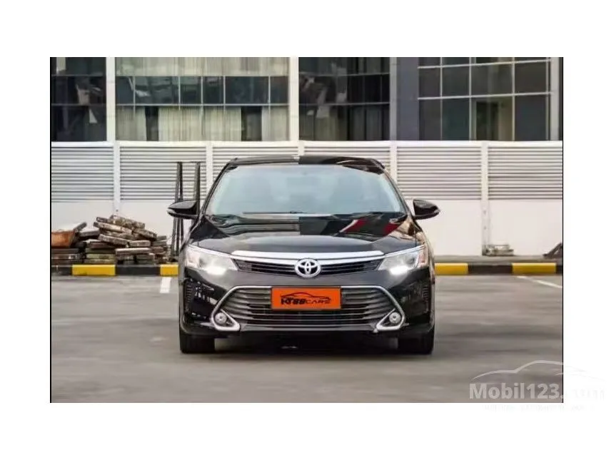2017 Toyota Camry V Sedan