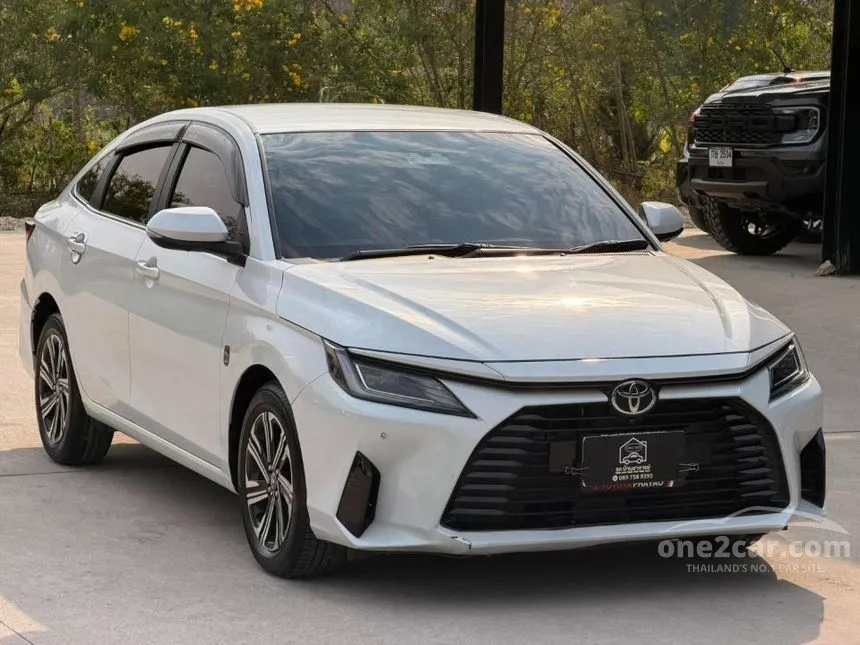 2023 Toyota Yaris Ativ Premium Sedan