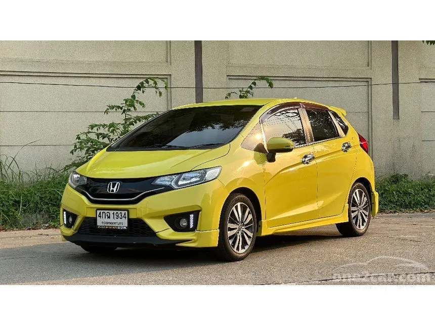 2015 Honda JAZZ SV Hatchback