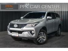 2017 Toyota Fortuner 2.4 (ปี 15-18) V SUV