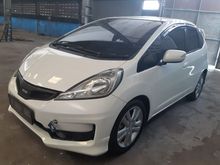 Honda Jazz 1.5 RS Hatchback Automatic Tahun 2012 White Top Condition, Nyaman, irit, Full Gress Body, Km ASLI, cool, DP 15 Jutaa