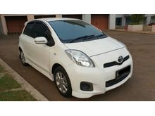 Toyota Yaris E AT Facelift Putih 2013 Siap pakai