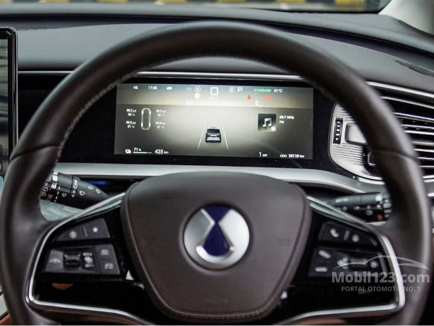 2025 Denza D9 Advanced MPV