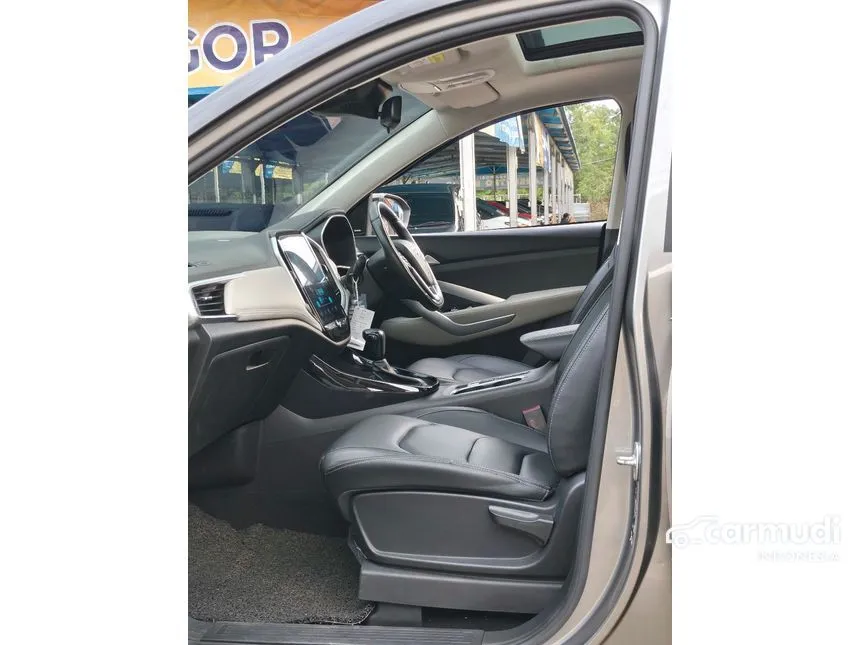 2021 Wuling Almaz RS Pro SUV