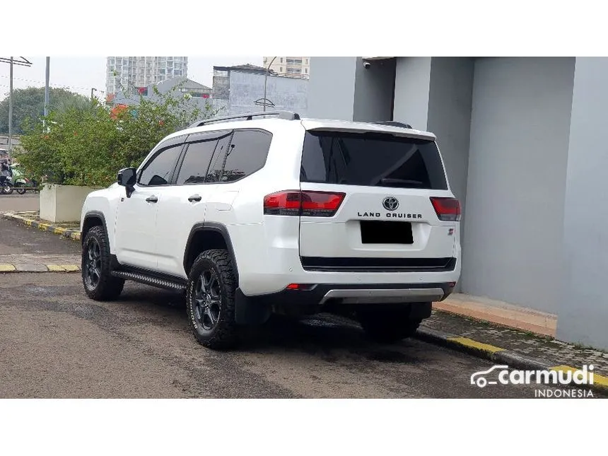2024 Toyota Land Cruiser 300 GR-S SUV