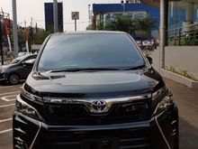 2018 Toyota Voxy 2.0 R80 Wagon