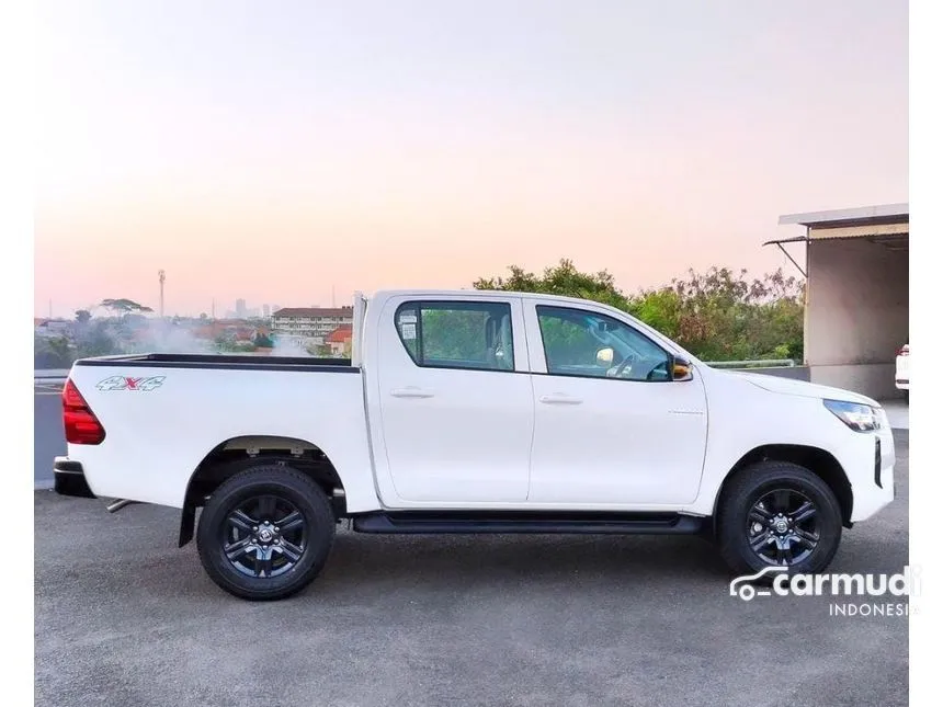 2024 Toyota Hilux V Dual Cab Pick-up