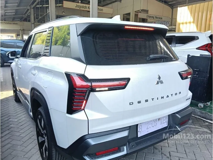 2026 Mitsubishi Destinator Ultimate (Quartz White Pearl) SUV