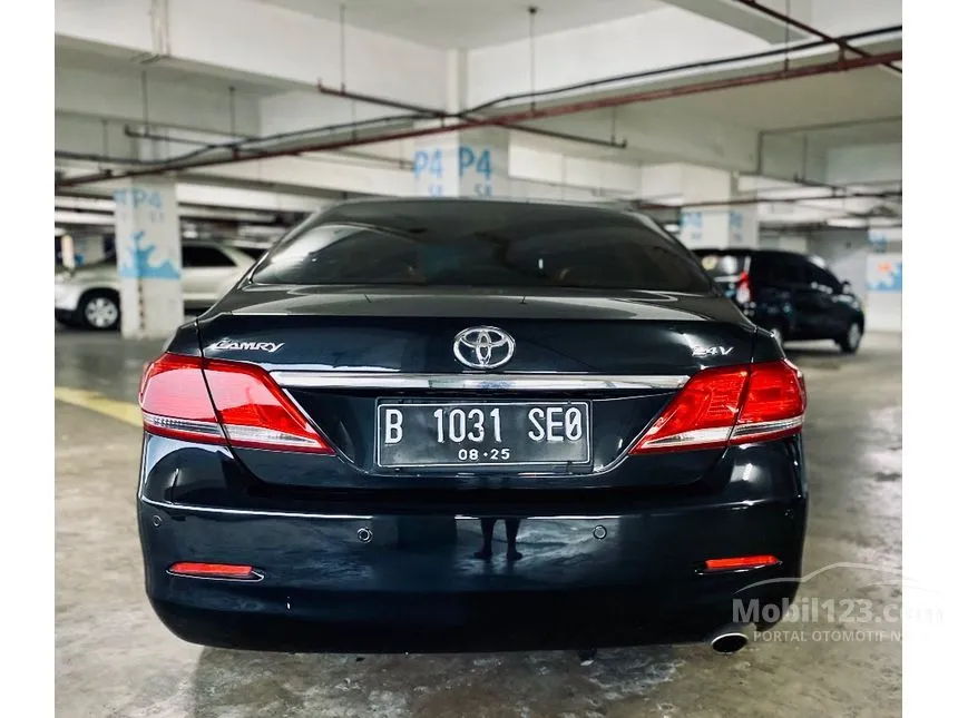 2010 Toyota Camry V Sedan