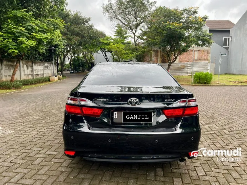 2015 Toyota Camry V Sedan