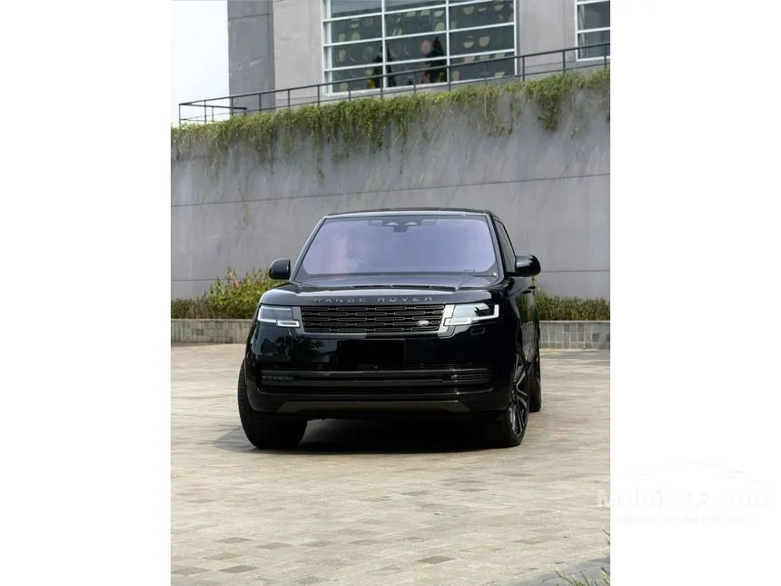 2023 Land Rover Range Rover Vogue PHEV P440e LWB SUV