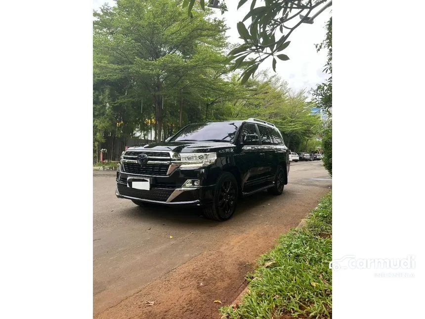 2017 Toyota Land Cruiser 200 VX-R SUV