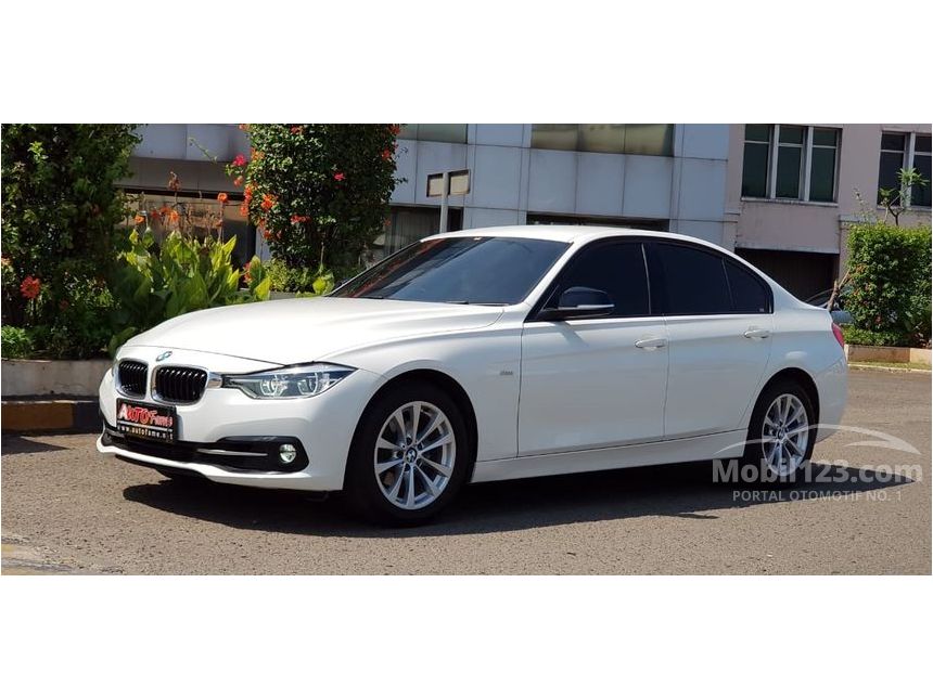 Jual Mobil  BMW  320i 2019 Sport  2 0 di DKI Jakarta 