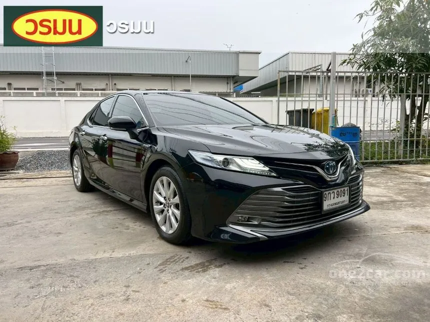 2019 Toyota CAMRY Hybrid Premium Sedan
