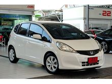 2013 Honda Jazz 1.5 (ปี 08-14) V i-VTEC Hatchback
