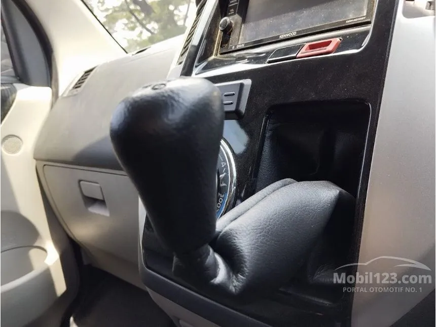 2020 Daihatsu Luxio X MPV