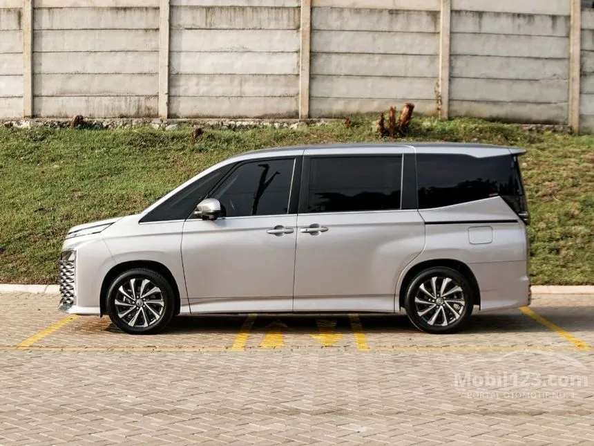 2023 Toyota Voxy (Non Premium Color) MPV