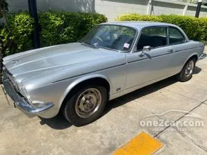 1976 Jaguar DAIMLER 4.2 Sovereign Sedan