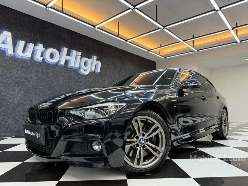 2019 BMW 330i Sport Shadow Edition Sedan