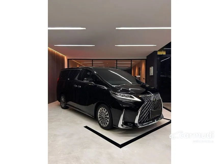 2022 Lexus LM 350 7 Seater MPV