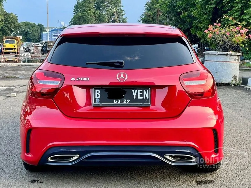2015 Mercedes-Benz A200 Urban Hatchback